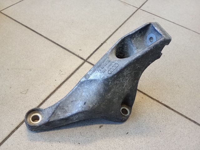 bontott AUDI A4 B6 Motor Tartó Bak (Pozíciófüggetlen)