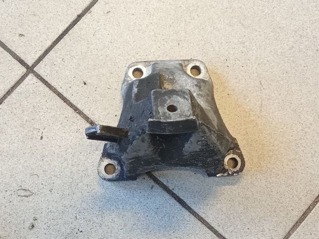 bontott AUDI A4 B6 Motor Tartó Bak (Pozíciófüggetlen)