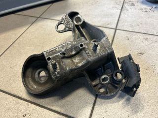 bontott AUDI A4 B6 Motor Tartó Bak (Pozíciófüggetlen)