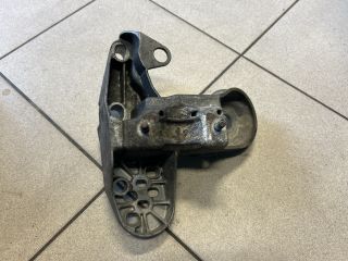 bontott AUDI A4 B6 Motor Tartó Bak (Pozíciófüggetlen)