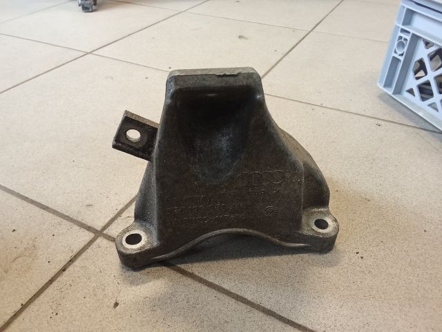 bontott AUDI A4 B6 Motor Tartó Bak (Pozíciófüggetlen)