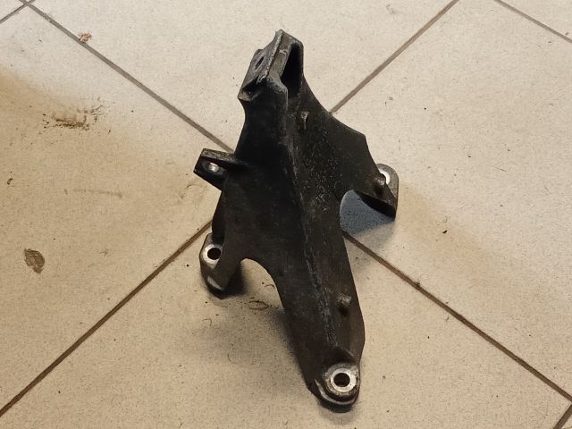bontott AUDI A4 B6 Motor Tartó Bak (Pozíciófüggetlen)