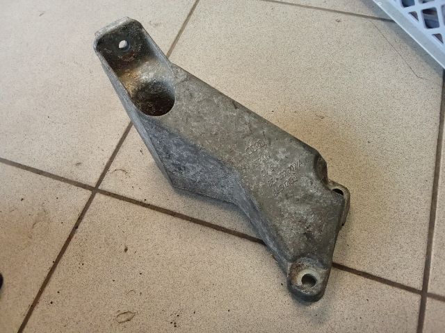 bontott AUDI A4 B6 Motor Tartó Bak (Pozíciófüggetlen)