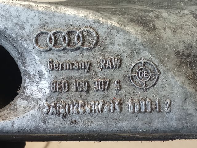 bontott AUDI A4 B6 Motor Tartó Bak (Pozíciófüggetlen)