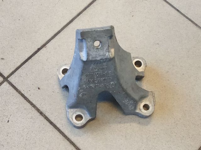 bontott AUDI A4 B6 Motor Tartó Bak (Pozíciófüggetlen)