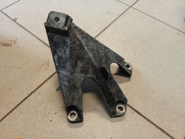 bontott AUDI A4 B6 Motor Tartó Bak (Pozíciófüggetlen)