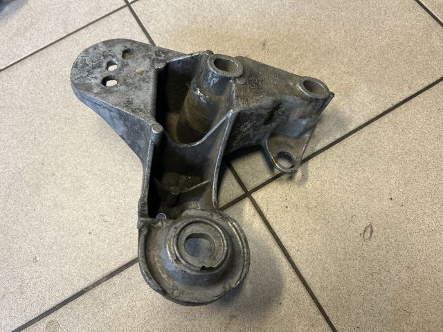 bontott AUDI A4 B6 Motor Tartó Bak (Pozíciófüggetlen)