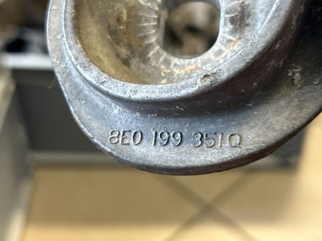 bontott AUDI A4 B6 Motor Tartó Bak (Pozíciófüggetlen)