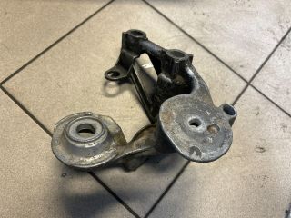 bontott AUDI A4 B6 Motor Tartó Bak (Pozíciófüggetlen)