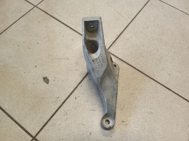 bontott AUDI A4 B6 Motor Tartó Bak (Pozíciófüggetlen)