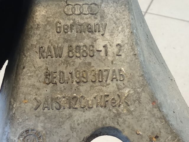 bontott AUDI A4 B6 Motor Tartó Bak (Pozíciófüggetlen)