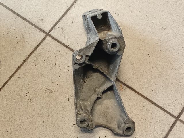 bontott AUDI A4 B6 Motor Tartó Bak (Pozíciófüggetlen)