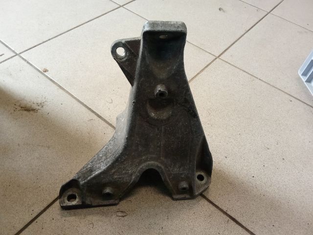 bontott AUDI A4 B6 Motor Tartó Bak (Pozíciófüggetlen)