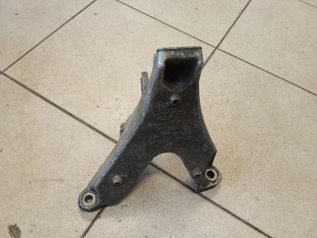 bontott AUDI A4 B6 Motor Tartó Bak (Pozíciófüggetlen)