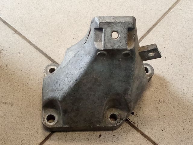 bontott AUDI A4 B6 Motor Tartó Bak (Pozíciófüggetlen)