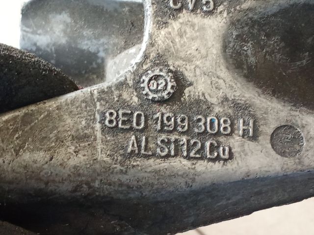 bontott AUDI A4 B6 Motor Tartó Bak (Pozíciófüggetlen)