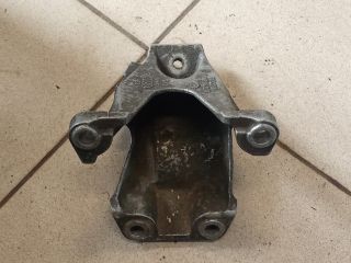 bontott AUDI A4 B6 Motor Tartó Bak (Pozíciófüggetlen)