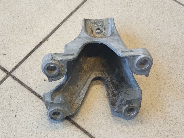bontott AUDI A4 B6 Motor Tartó Bak (Pozíciófüggetlen)