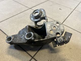 bontott AUDI A4 B6 Motor Tartó Bak (Pozíciófüggetlen)