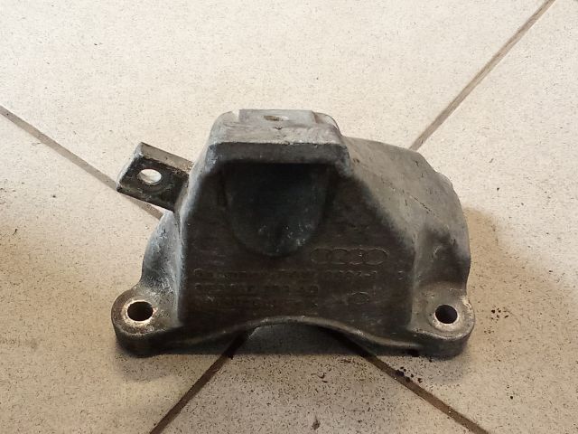 bontott AUDI A4 B6 Motor Tartó Bak (Pozíciófüggetlen)