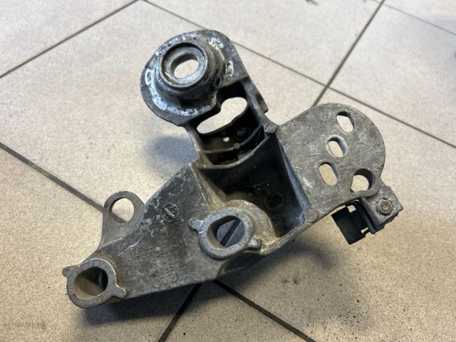 bontott AUDI A4 B6 Motor Tartó Bak (Pozíciófüggetlen)