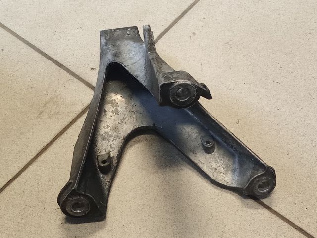 bontott AUDI A4 B6 Motor Tartó Bak (Pozíciófüggetlen)