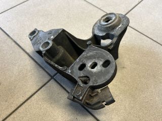 bontott AUDI A4 B6 Motor Tartó Bak (Pozíciófüggetlen)
