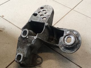 bontott AUDI A4 B6 Motor Tartó Bak (Pozíciófüggetlen)