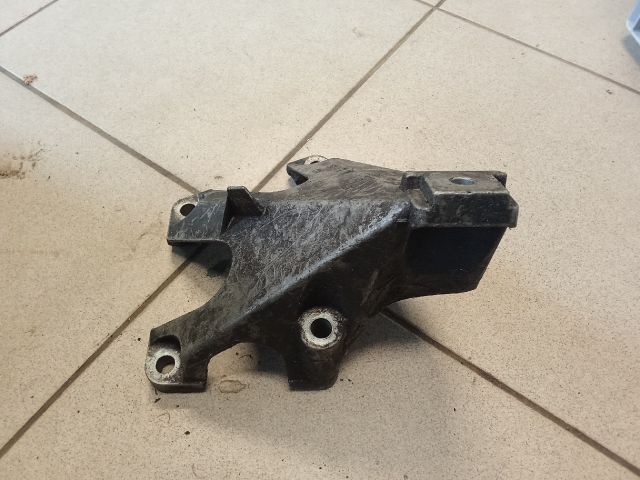bontott AUDI A4 B6 Motor Tartó Bak (Pozíciófüggetlen)