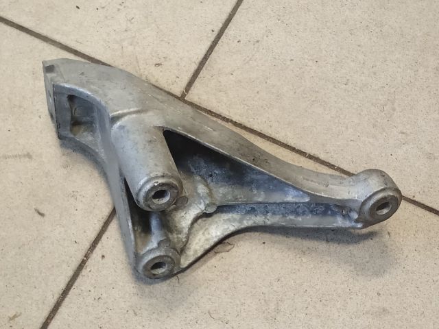 bontott AUDI A4 B6 Motor Tartó Bak (Pozíciófüggetlen)