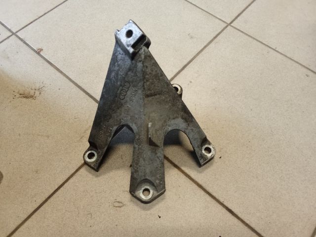 bontott AUDI A4 B6 Motor Tartó Bak (Pozíciófüggetlen)