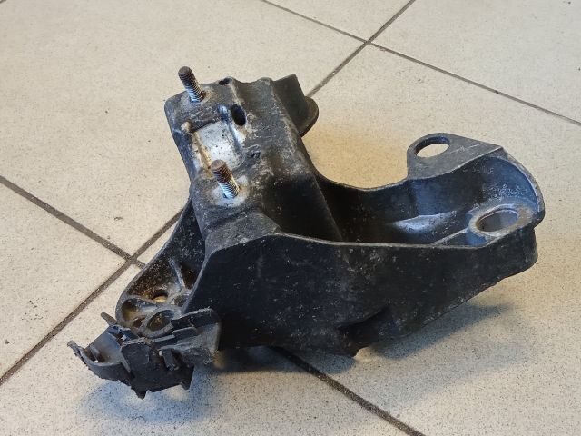 bontott AUDI A4 B6 Motor Tartó Bak (Pozíciófüggetlen)