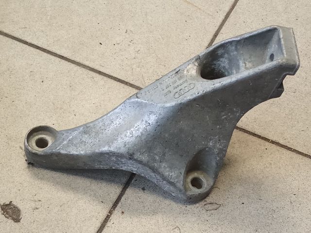 bontott AUDI A4 B6 Motor Tartó Bak (Pozíciófüggetlen)