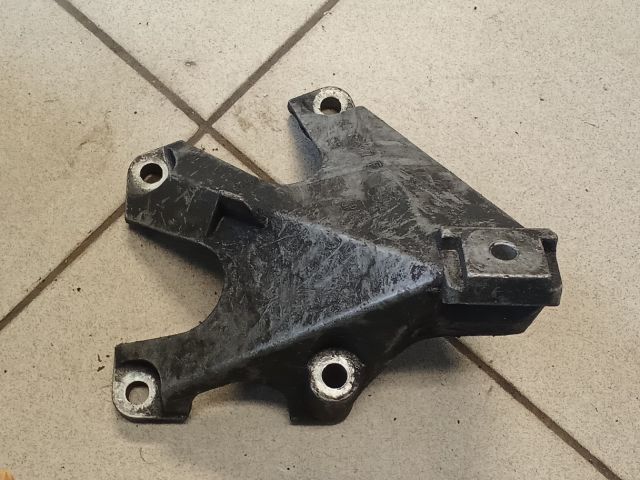 bontott AUDI A4 B6 Motor Tartó Bak (Pozíciófüggetlen)