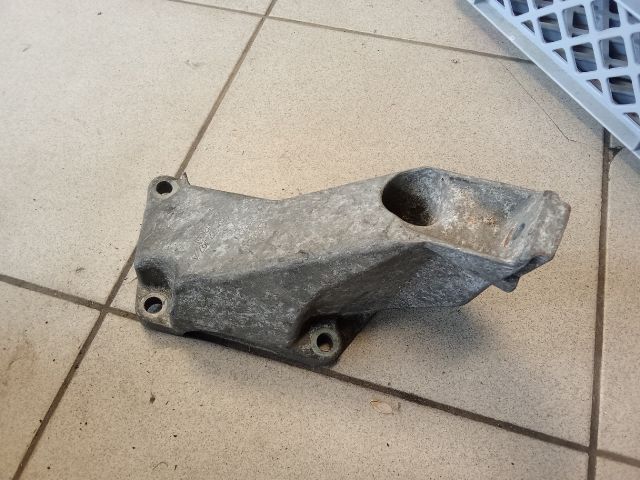 bontott AUDI A4 B6 Motor Tartó Bak (Pozíciófüggetlen)