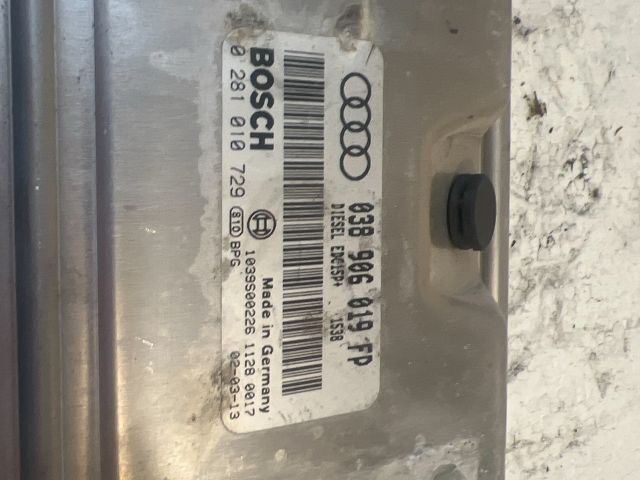 bontott AUDI A4 B6 Motorvezérlő