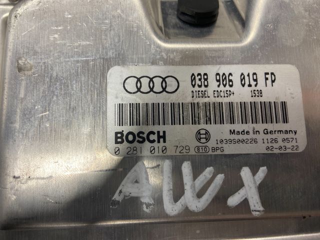 bontott AUDI A4 B6 Motorvezérlő
