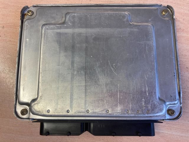 bontott AUDI A4 B6 Motorvezérlő