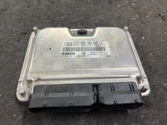 bontott AUDI A4 B6 Motorvezérlő