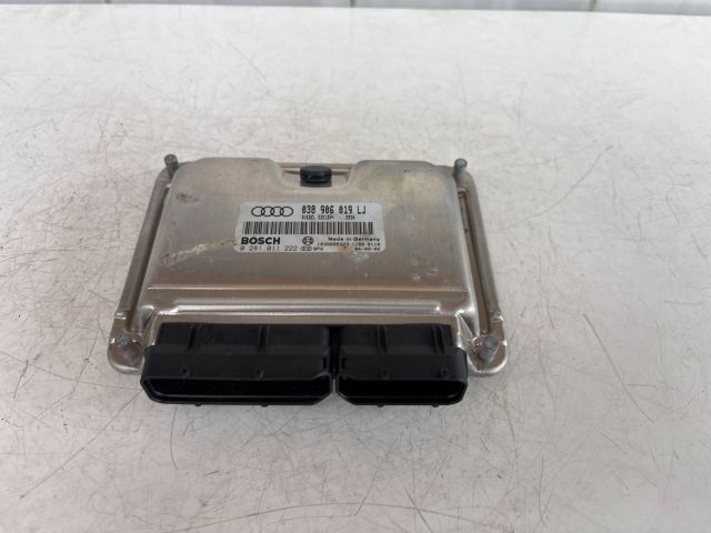 bontott AUDI A4 B6 Motorvezérlő