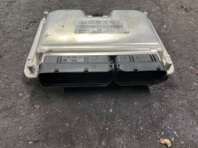 bontott AUDI A4 B6 Motorvezérlő