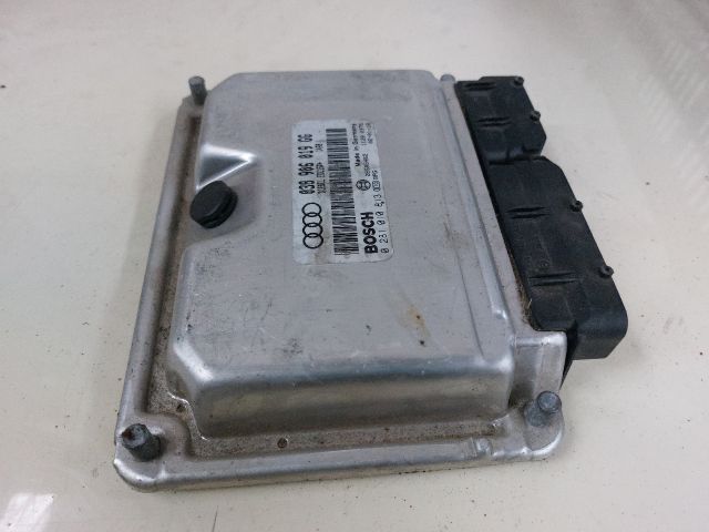 bontott AUDI A4 B6 Motorvezérlő