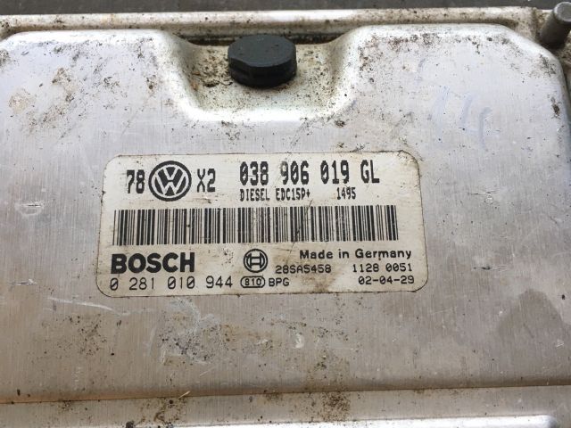 bontott AUDI A4 B6 Motorvezérlő