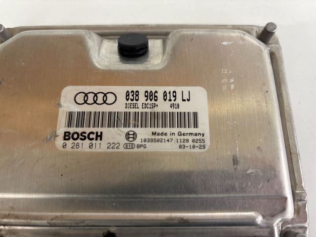 bontott AUDI A4 B6 Motorvezérlő