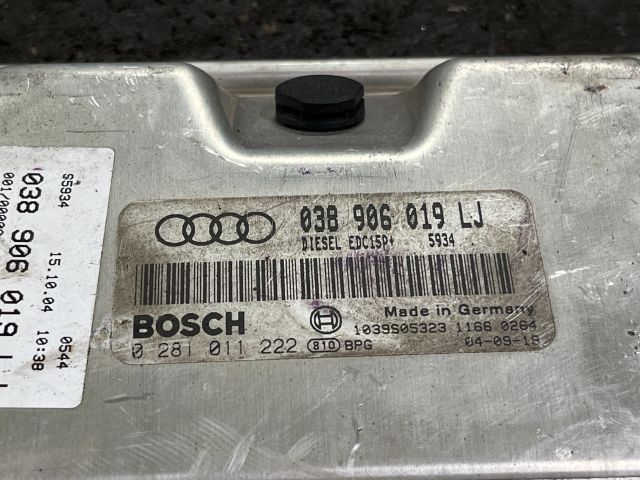 bontott AUDI A4 B6 Motorvezérlő