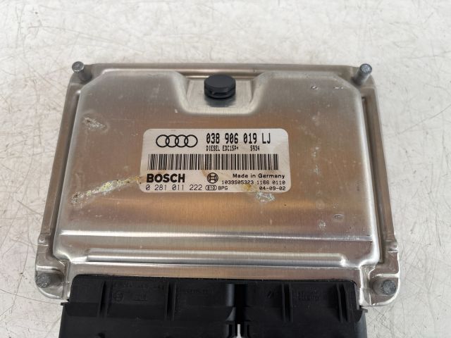 bontott AUDI A4 B6 Motorvezérlő