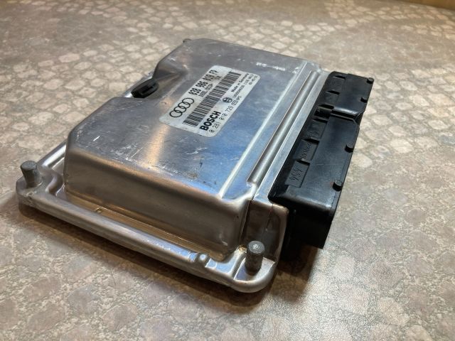 bontott AUDI A4 B6 Motorvezérlő