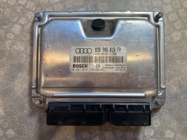 bontott AUDI A4 B6 Motorvezérlő