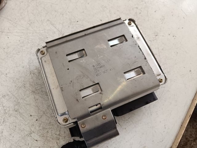 bontott AUDI A4 B6 Motorvezérlő