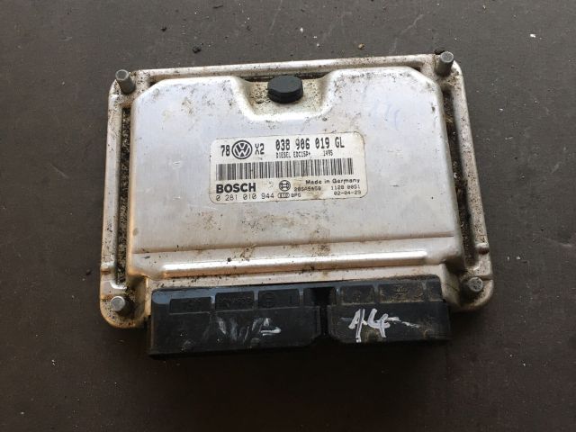 bontott AUDI A4 B6 Motorvezérlő